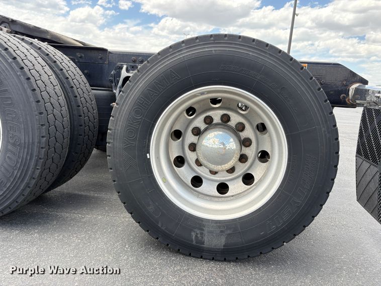 image for item EX0491 2021 Kenworth T680 semi truck