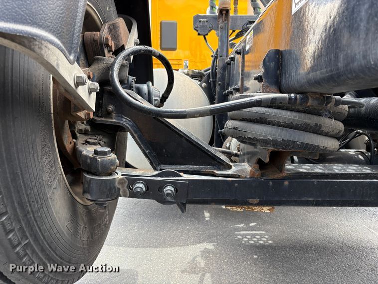 image for item EX0491 2021 Kenworth T680 semi truck