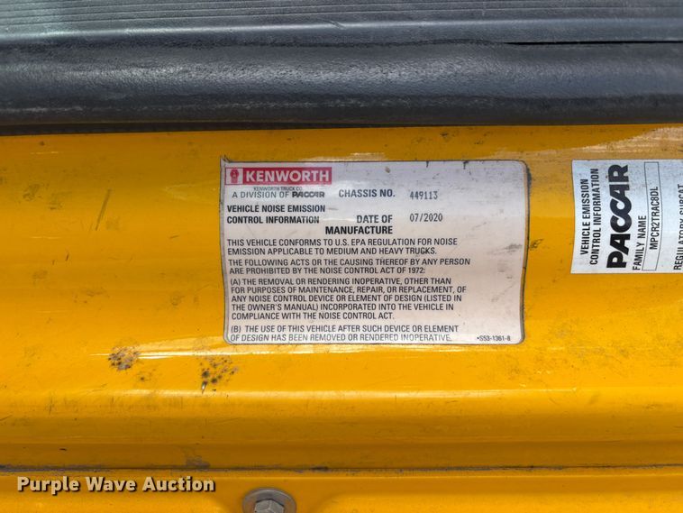 image for item EX0491 2021 Kenworth T680 semi truck
