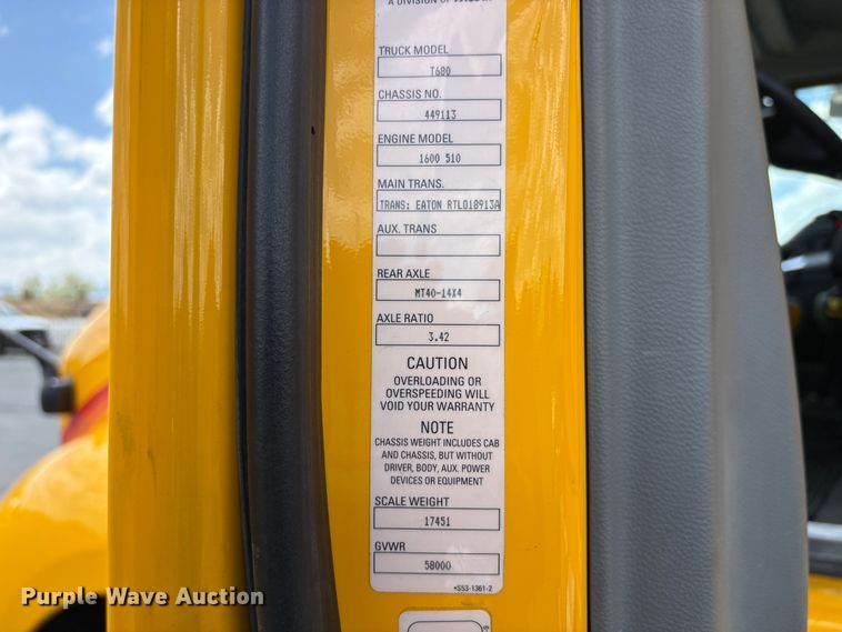 image for item EX0491 2021 Kenworth T680 semi truck