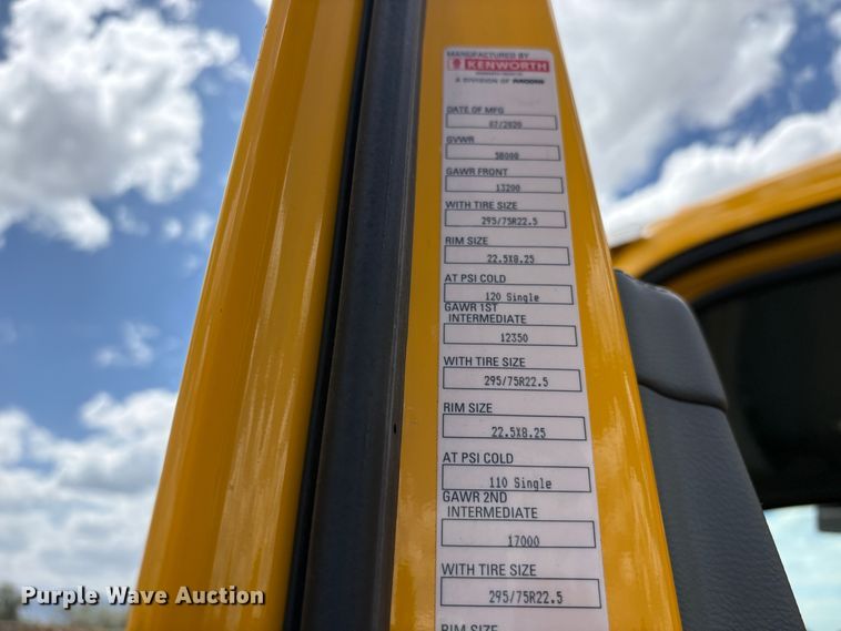 image for item EX0491 2021 Kenworth T680 semi truck