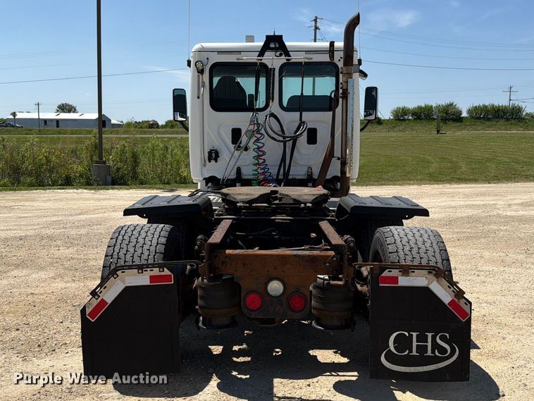image for item EX4495 2015 Freightliner Cascadia semi truck