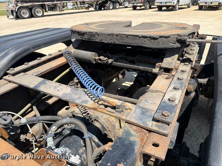 image for item EX4495 2015 Freightliner Cascadia semi truck