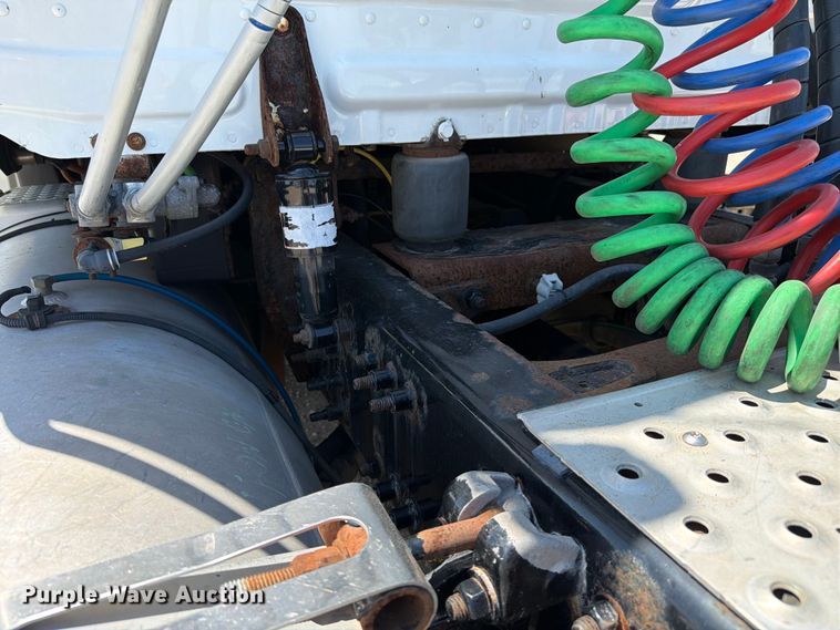 image for item EX4495 2015 Freightliner Cascadia semi truck