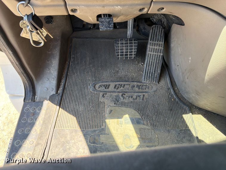 image for item EX4495 2015 Freightliner Cascadia semi truck