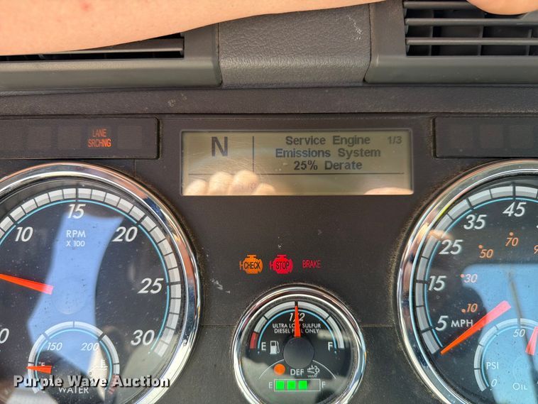 image for item EX4495 2015 Freightliner Cascadia semi truck