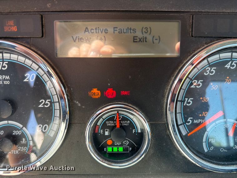 image for item EX4495 2015 Freightliner Cascadia semi truck