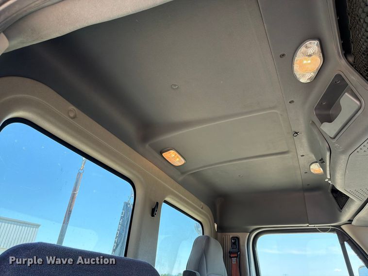 image for item EX4495 2015 Freightliner Cascadia semi truck