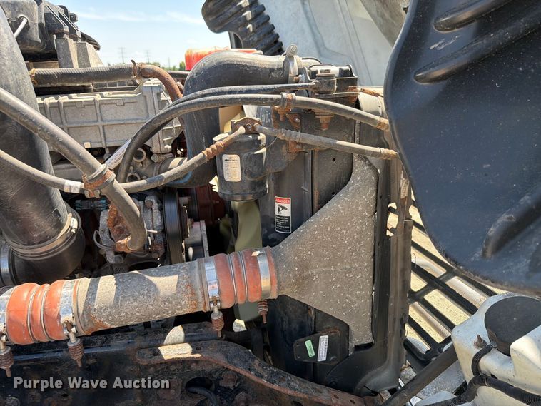 image for item EX4495 2015 Freightliner Cascadia semi truck