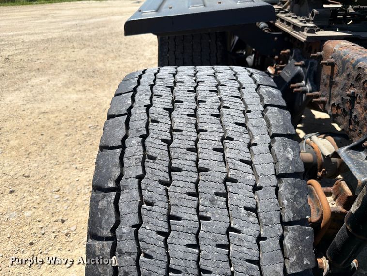 image for item EX4495 2015 Freightliner Cascadia semi truck