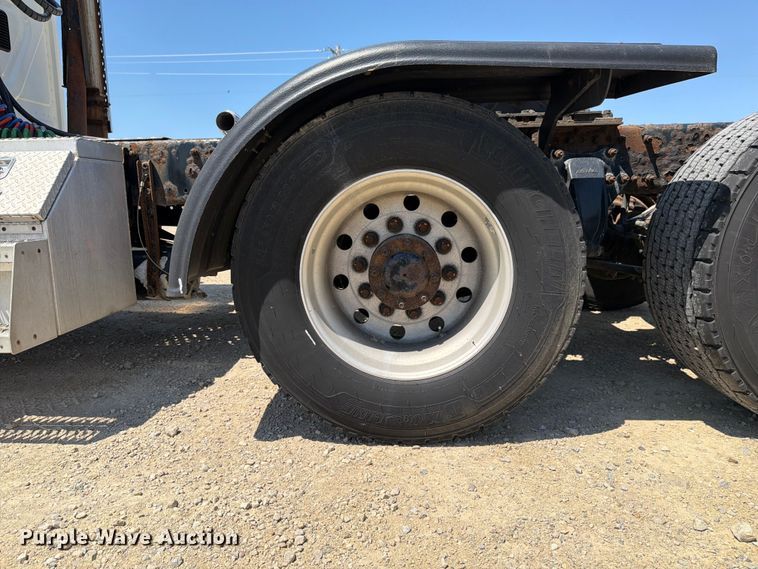 image for item EX4495 2015 Freightliner Cascadia semi truck