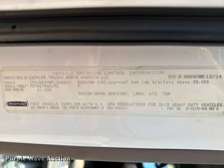 image for item EX4495 2015 Freightliner Cascadia semi truck