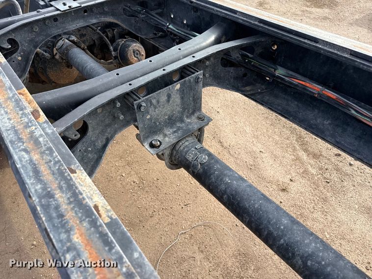image for item FB6726 2007 International 7400 truck cab and chassis