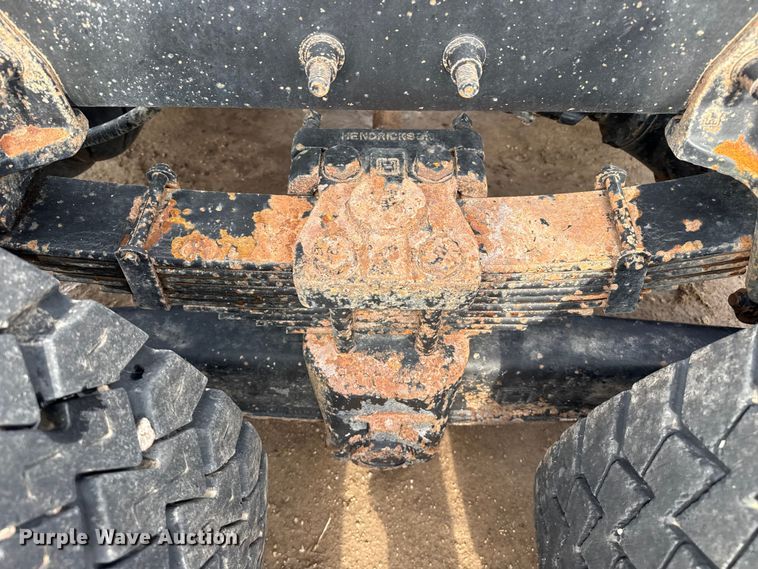 image for item FB6726 2007 International 7400 truck cab and chassis