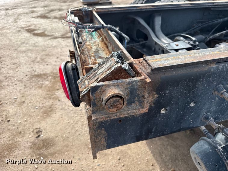 image for item FB6726 2007 International 7400 truck cab and chassis