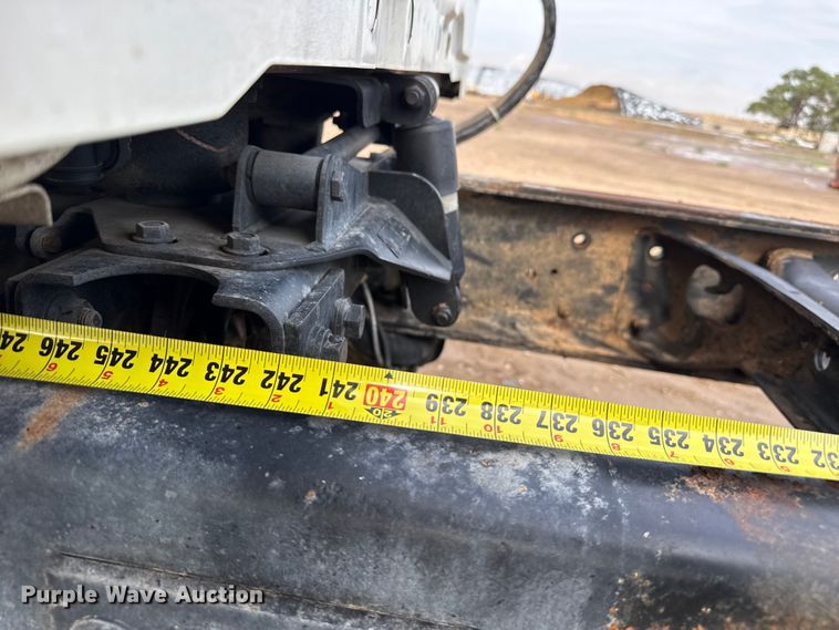 image for item FB6726 2007 International 7400 truck cab and chassis