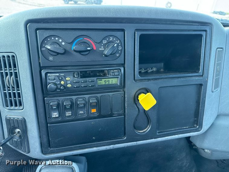 image for item FB6726 2007 International 7400 truck cab and chassis