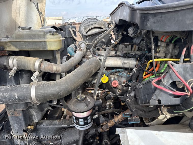 image for item FB6726 2007 International 7400 truck cab and chassis