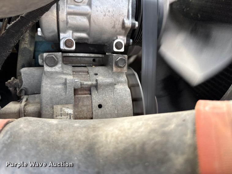 image for item FB6726 2007 International 7400 truck cab and chassis