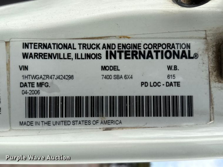 image for item FB6726 2007 International 7400 truck cab and chassis