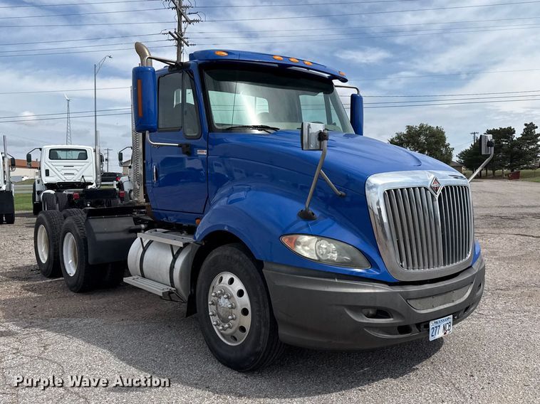 image for item FB6728 2010 International Prostar Premium semi truck