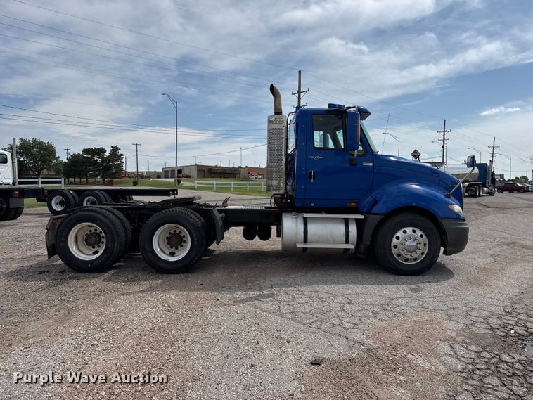 image for item FB6728 2010 International Prostar Premium semi truck