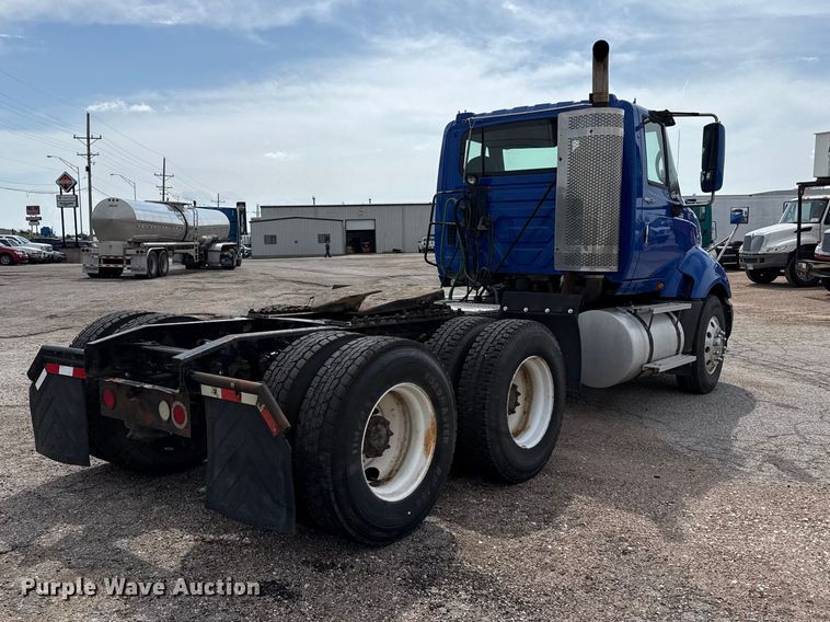 image for item FB6728 2010 International Prostar Premium semi truck
