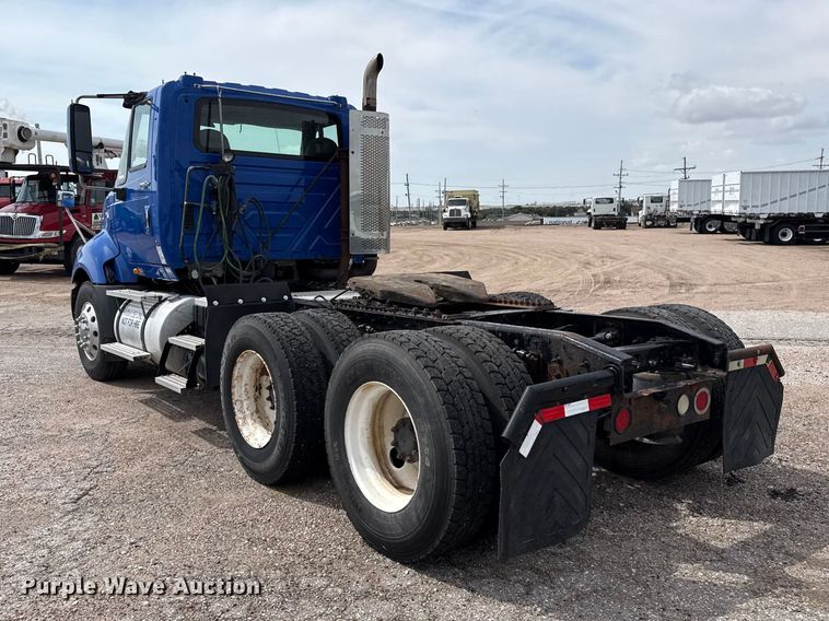 image for item FB6728 2010 International Prostar Premium semi truck