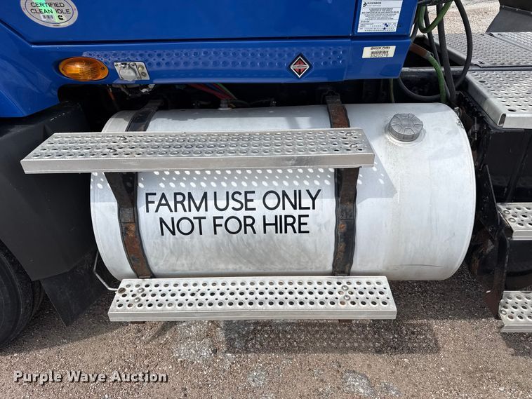 image for item FB6728 2010 International Prostar Premium semi truck