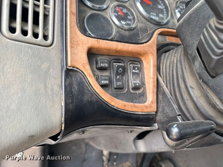 image for item FB6728 2010 International Prostar Premium semi truck