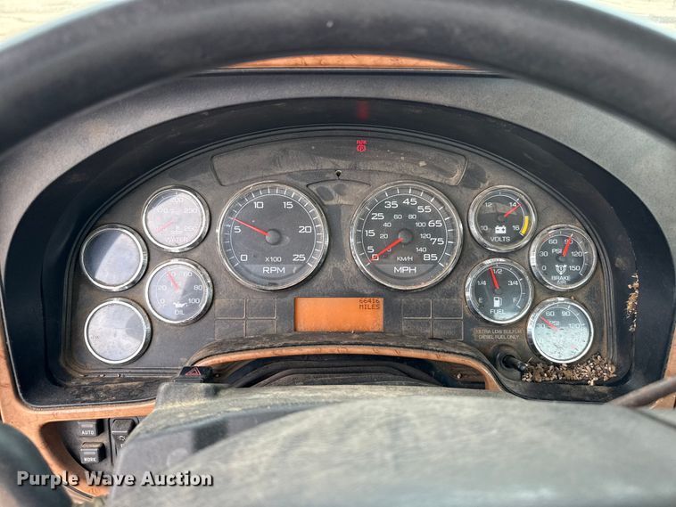 image for item FB6728 2010 International Prostar Premium semi truck