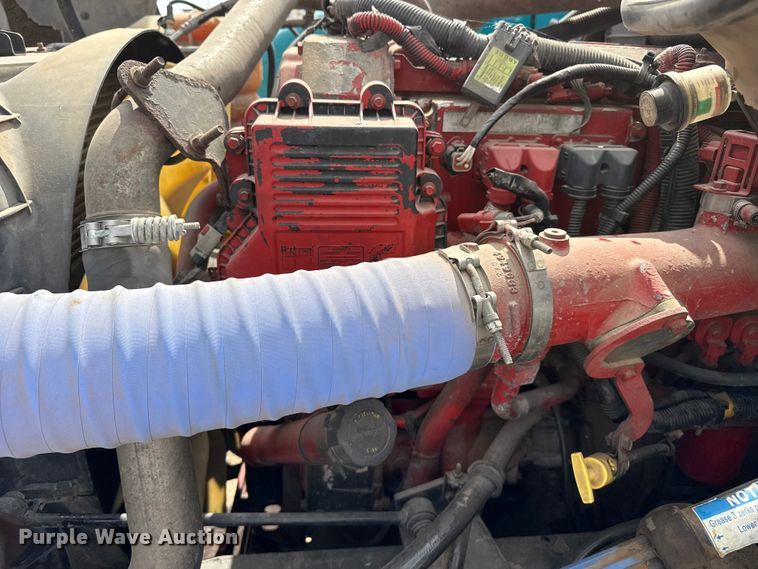 image for item FB6728 2010 International Prostar Premium semi truck
