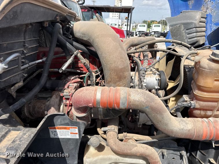 image for item FB6728 2010 International Prostar Premium semi truck