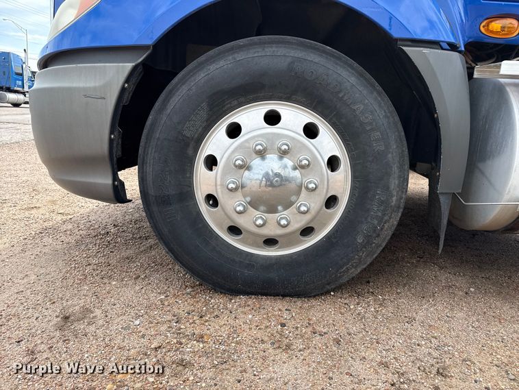 image for item FB6728 2010 International Prostar Premium semi truck