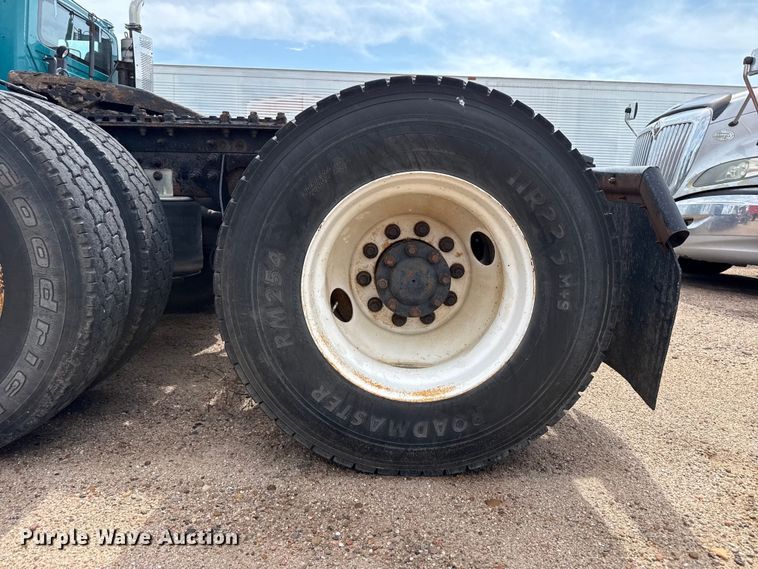 image for item FB6728 2010 International Prostar Premium semi truck