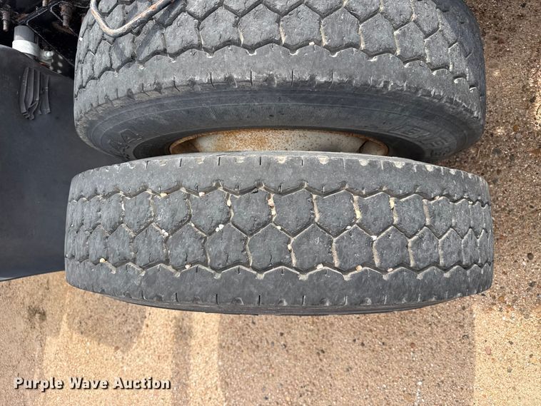 image for item FB6728 2010 International Prostar Premium semi truck