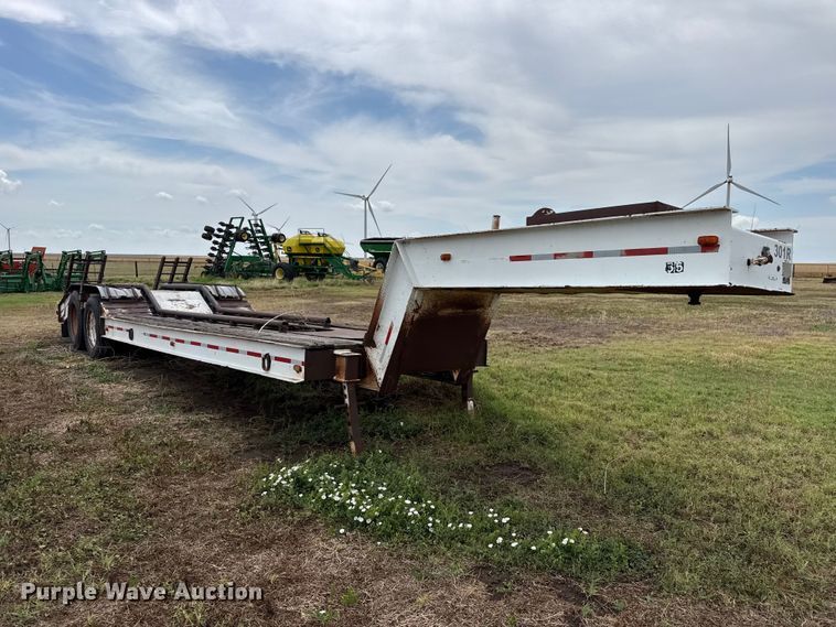 image for item FB6729 1984 Fruehauf equipment trailer