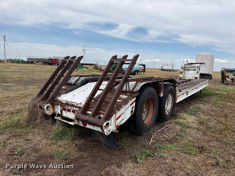 image for item FB6729 1984 Fruehauf equipment trailer