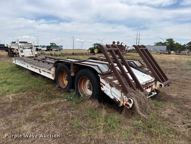 image for item FB6729 1984 Fruehauf equipment trailer