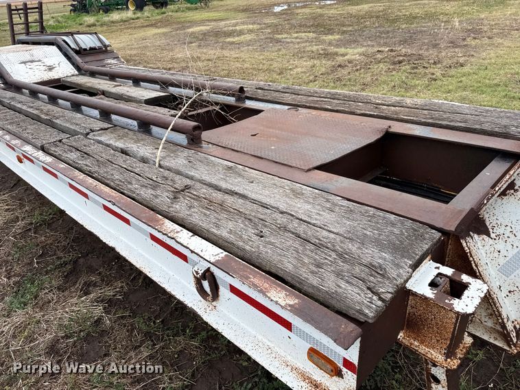image for item FB6729 1984 Fruehauf equipment trailer