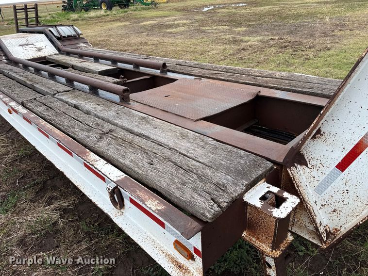 image for item FB6729 1984 Fruehauf equipment trailer