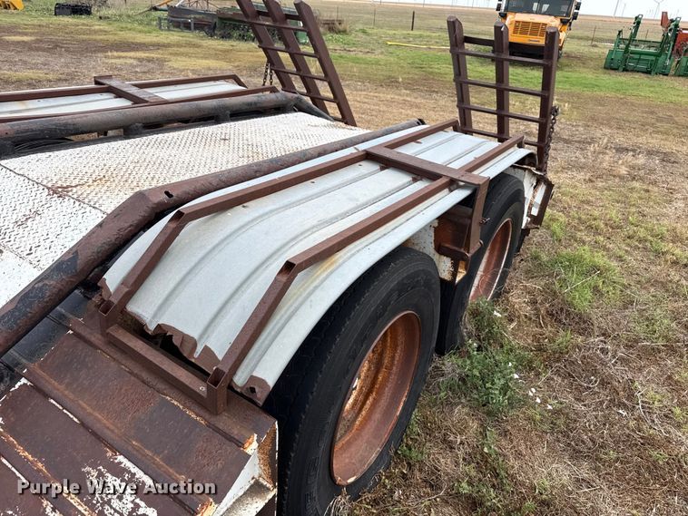 image for item FB6729 1984 Fruehauf equipment trailer