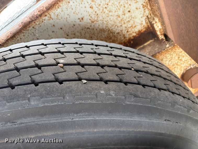 image for item FB6729 1984 Fruehauf equipment trailer