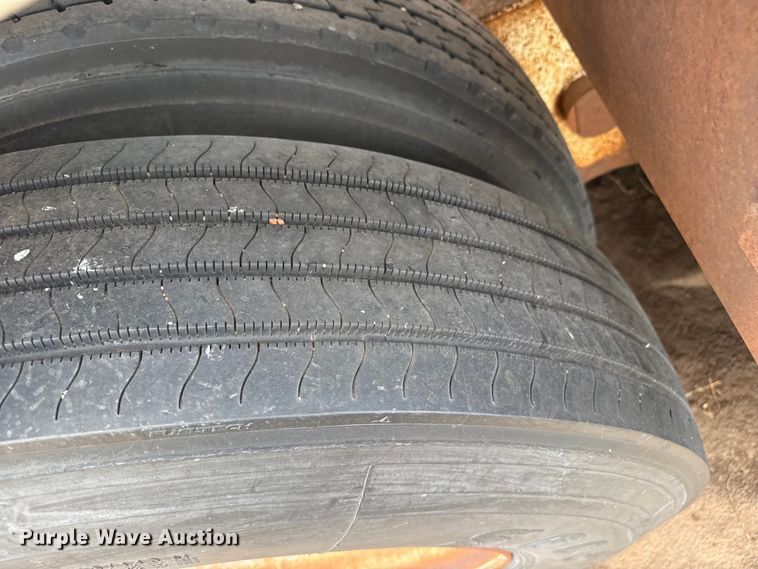 image for item FB6729 1984 Fruehauf equipment trailer