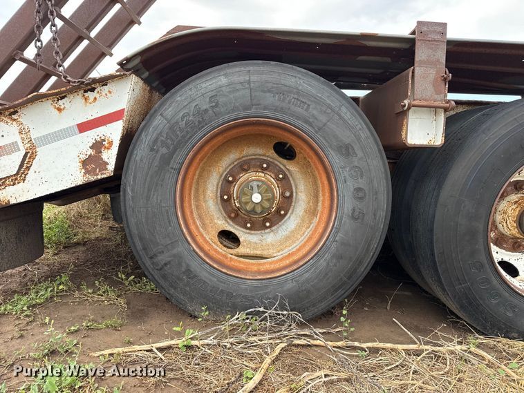 image for item FB6729 1984 Fruehauf equipment trailer