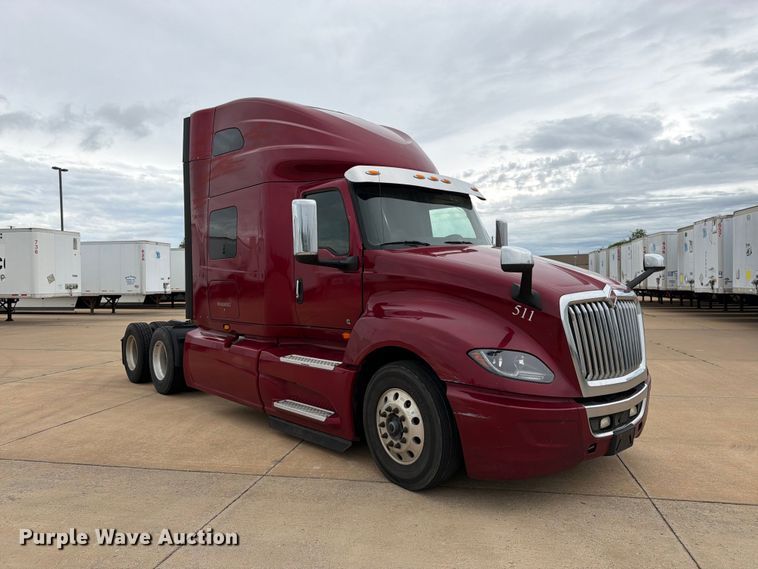 image for item FB7457 2019 International LT625 semi truck