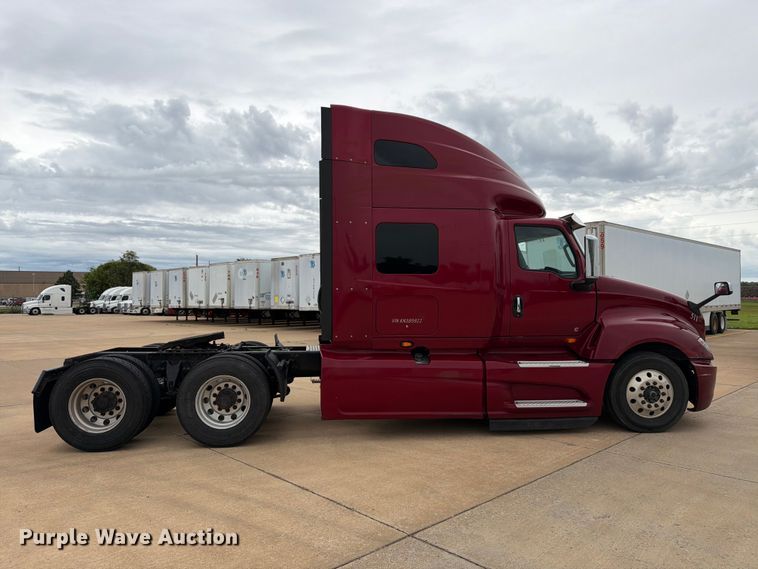image for item FB7457 2019 International LT625 semi truck