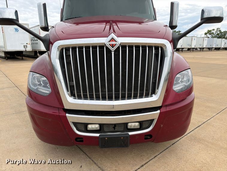 image for item FB7457 2019 International LT625 semi truck