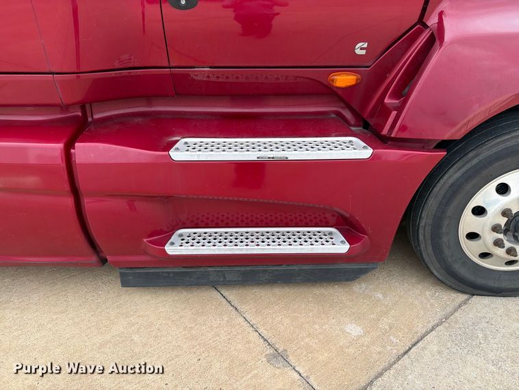 image for item FB7457 2019 International LT625 semi truck