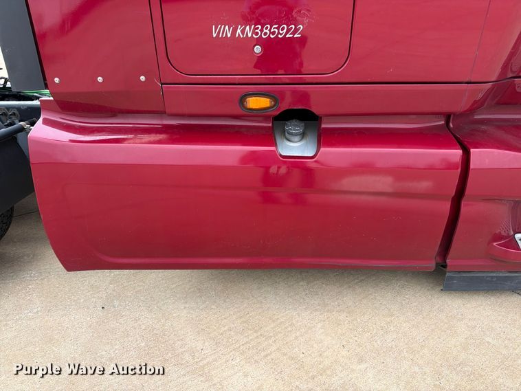 image for item FB7457 2019 International LT625 semi truck